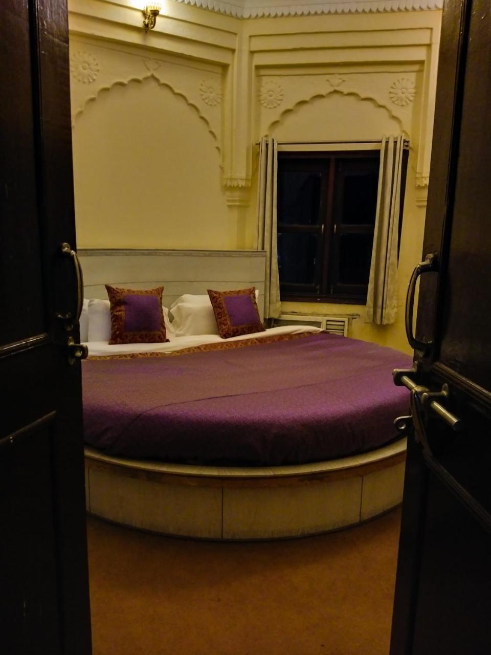 Dwivedi Hotels Hotel Elena Varanasi Exteriör bild