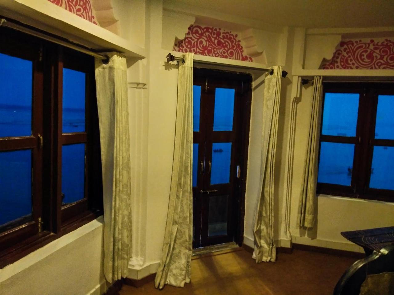 Dwivedi Hotels Hotel Elena Varanasi Exteriör bild
