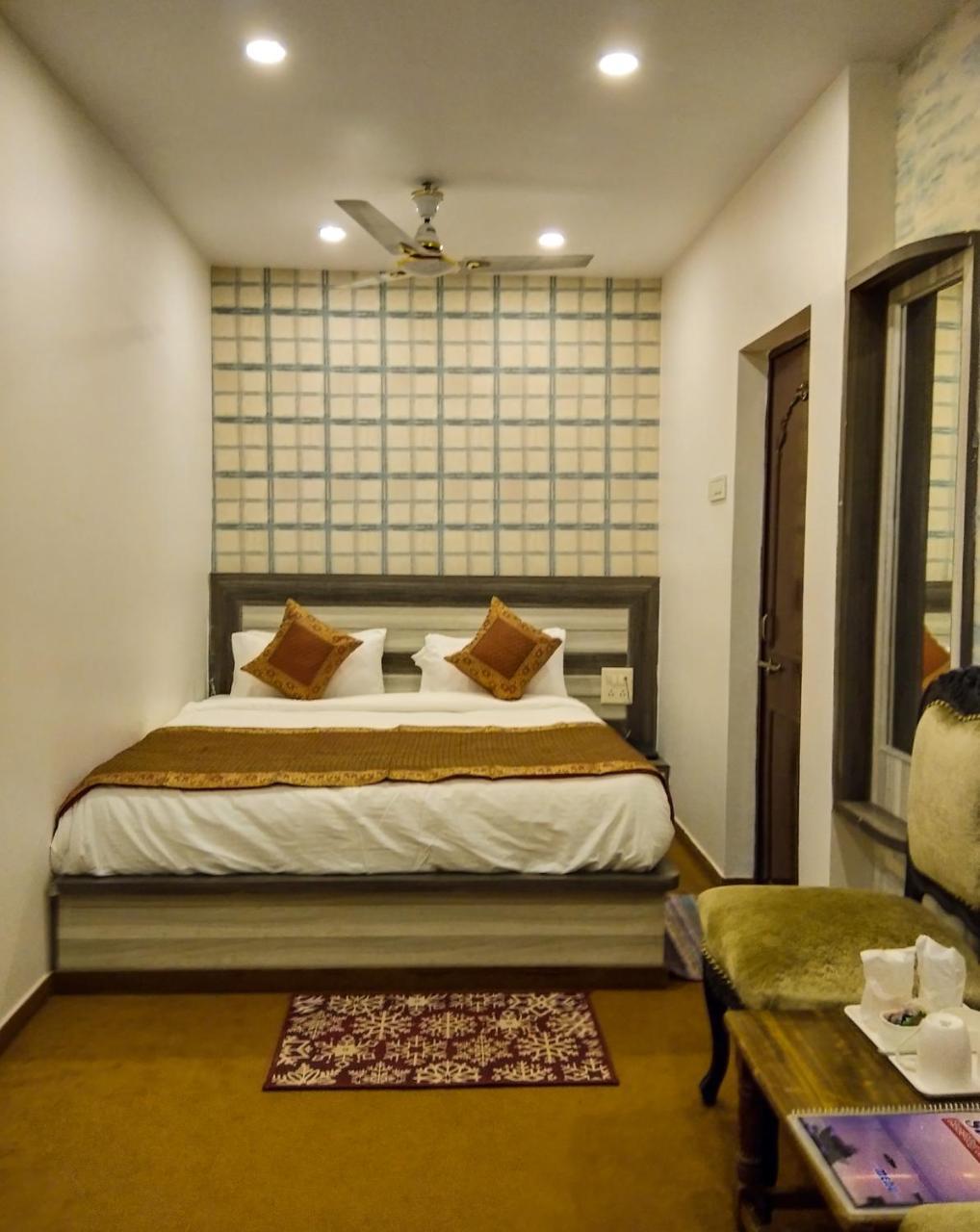 Dwivedi Hotels Hotel Elena Varanasi Exteriör bild