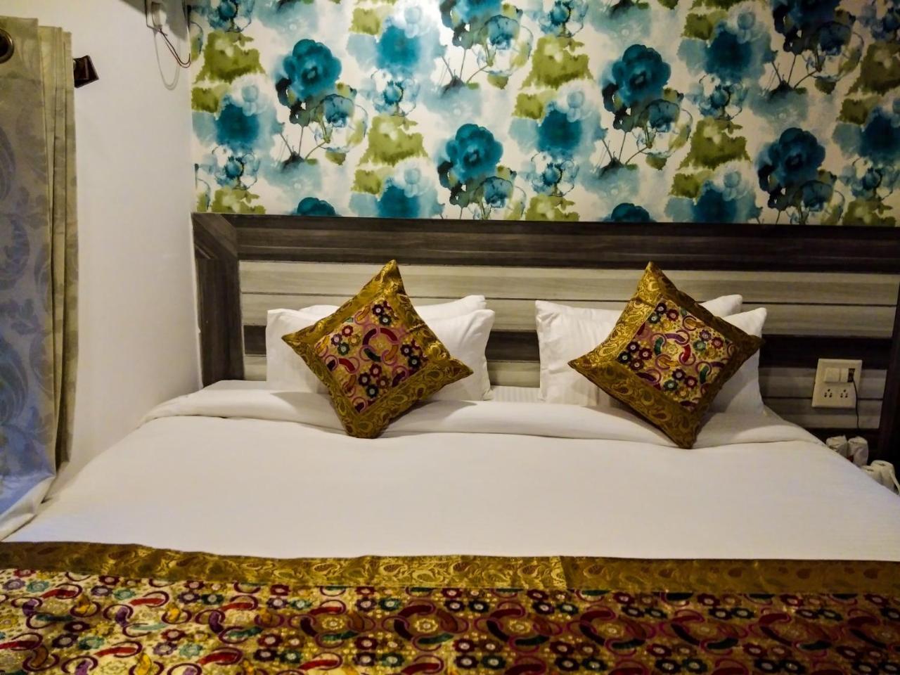 Dwivedi Hotels Hotel Elena Varanasi Exteriör bild