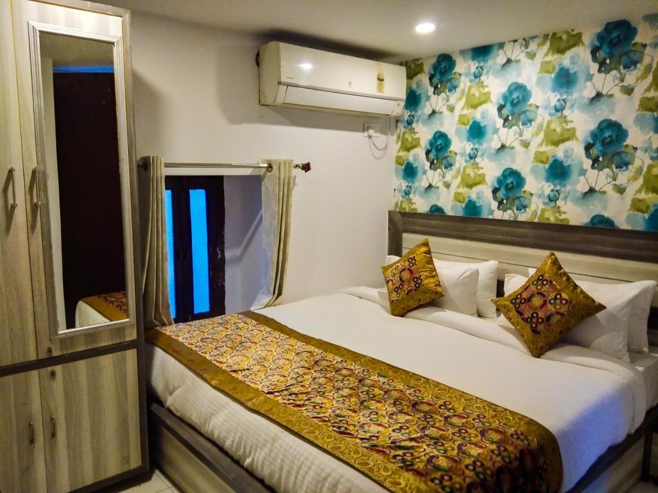 Dwivedi Hotels Hotel Elena Varanasi Exteriör bild