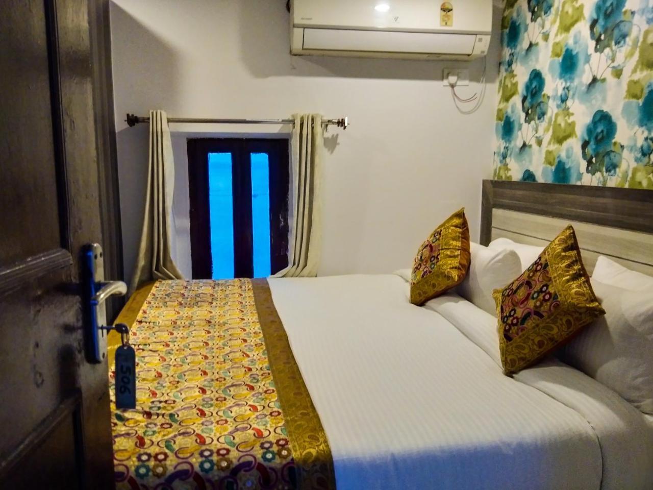 Dwivedi Hotels Hotel Elena Varanasi Exteriör bild