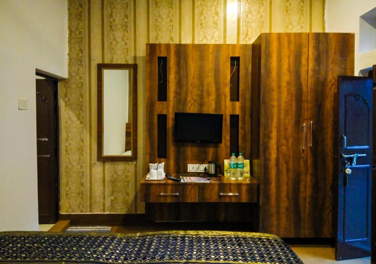 Dwivedi Hotels Hotel Elena Varanasi Exteriör bild