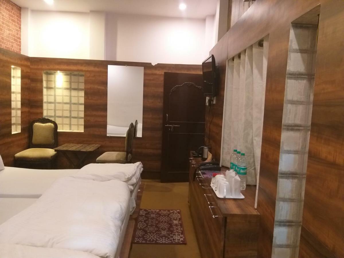 Dwivedi Hotels Hotel Elena Varanasi Exteriör bild